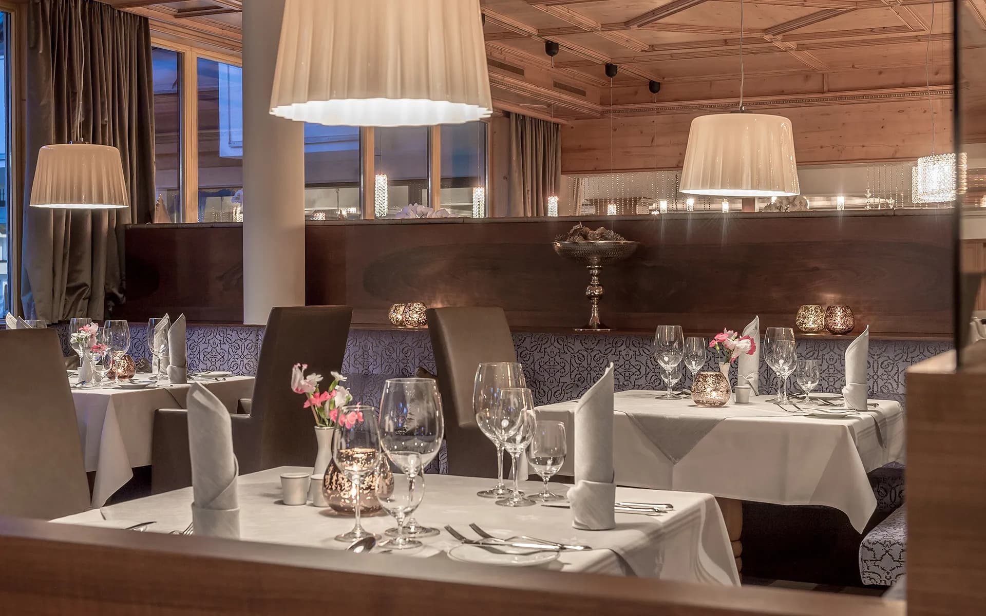 Hochfirst_1920x1200_Restaurantbereich_0000_Stube2_web